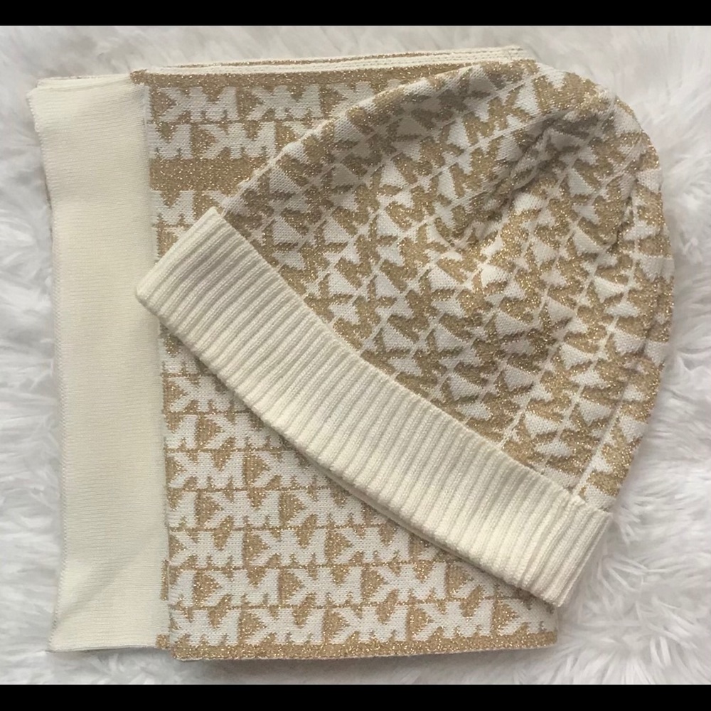 MICHAEL Michael Kors Scarf&Beanie SET. NEW$30 OBO